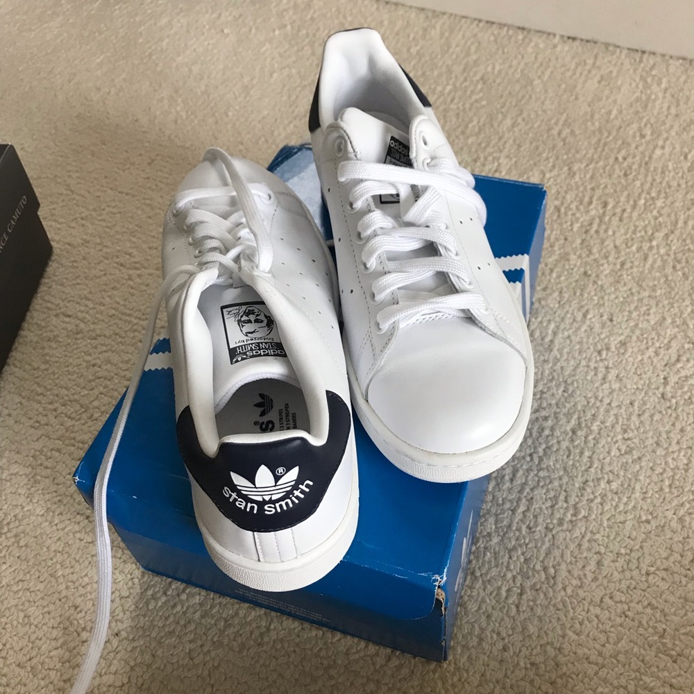 NWB ADIDAS STAN SMITHS